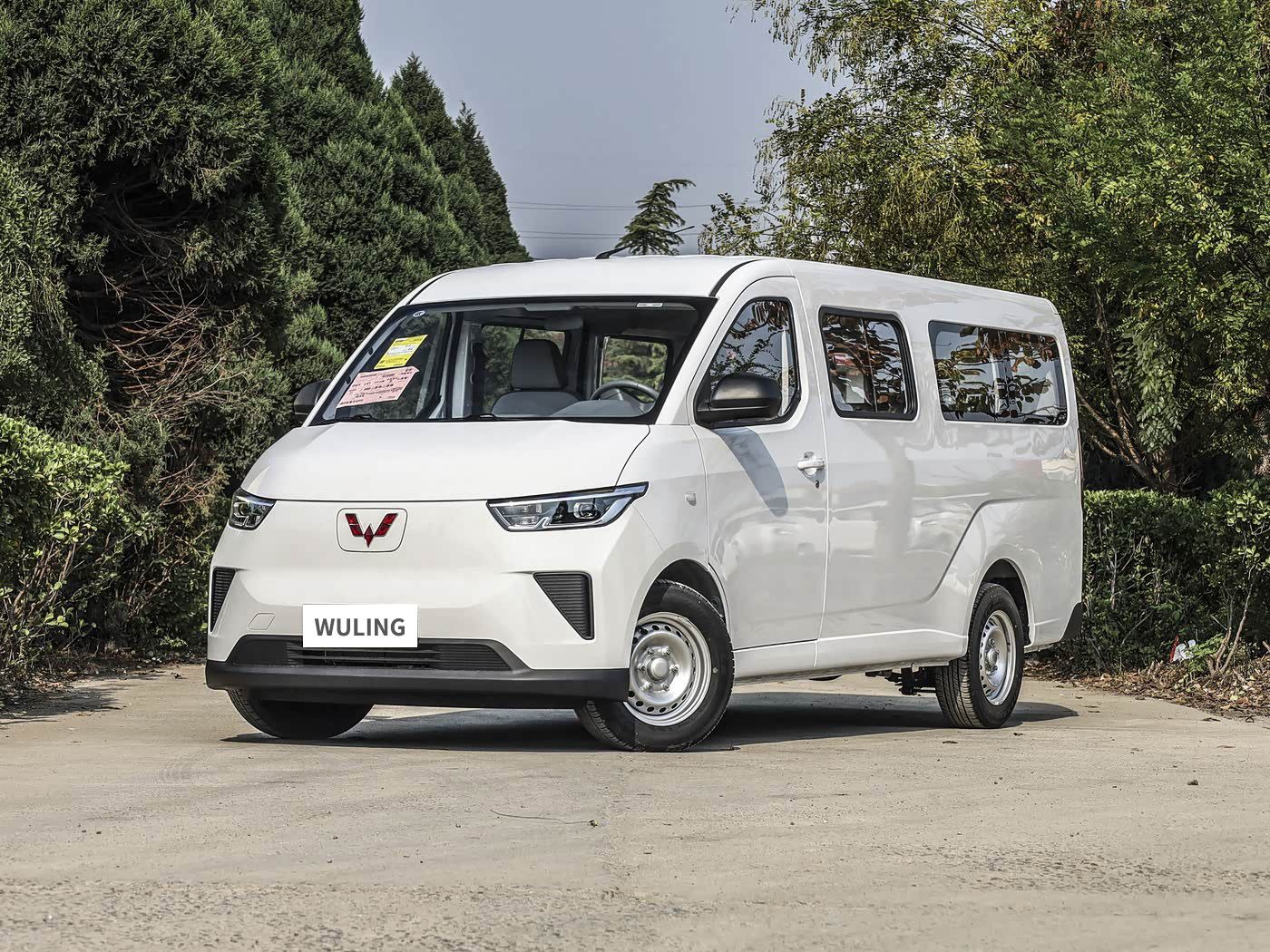 Wuling 9-seater van